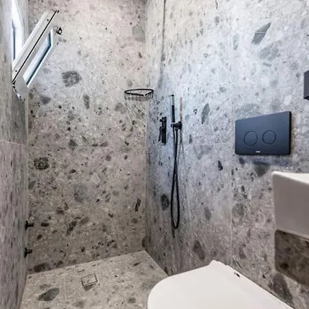 Smart Luxury #1 アパート Rhodes City